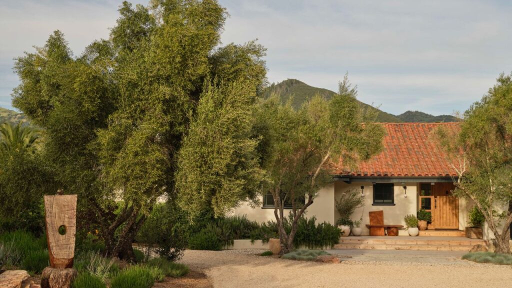 Charming Cotswolds Inspired Farmhouse Retreat in California's Wine Country