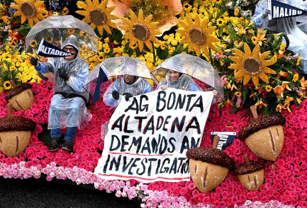 Float Riders Demand Investigation into Fire Incident Float Riders Demand Investigation into Fire Incident