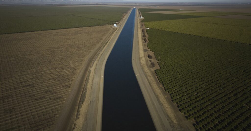 California Farmers Embrace Massive Solar Farm Initiative