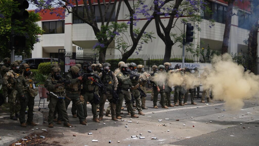 Judge Overturns California Mask Ban for Federal Agents, Mandates Visible