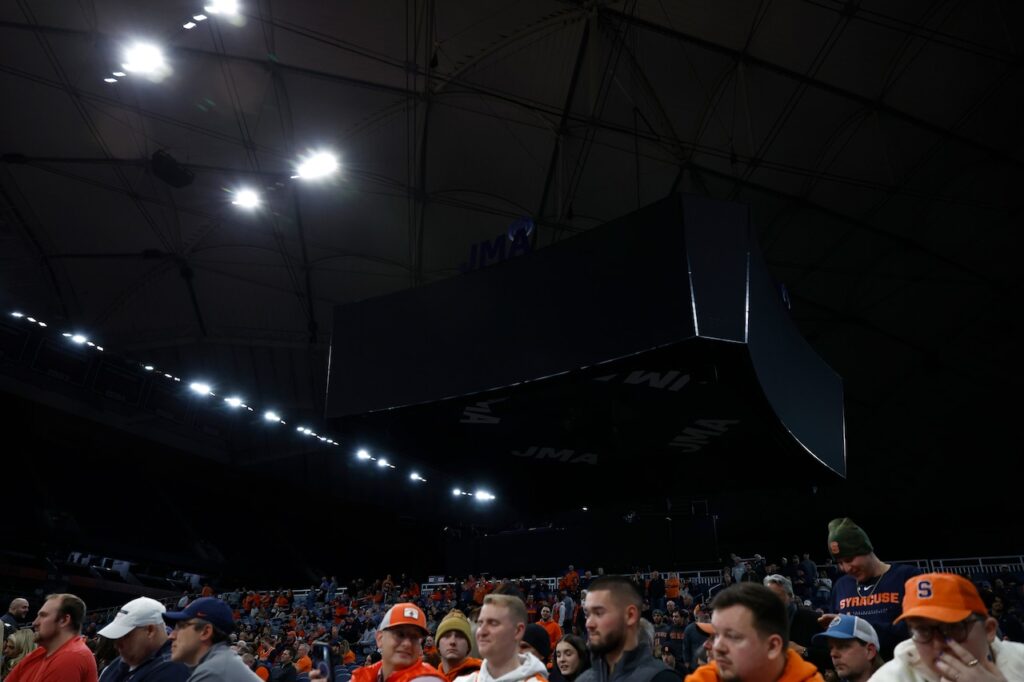 Power Outages Disrupt Syracuse Game at JMA Dome