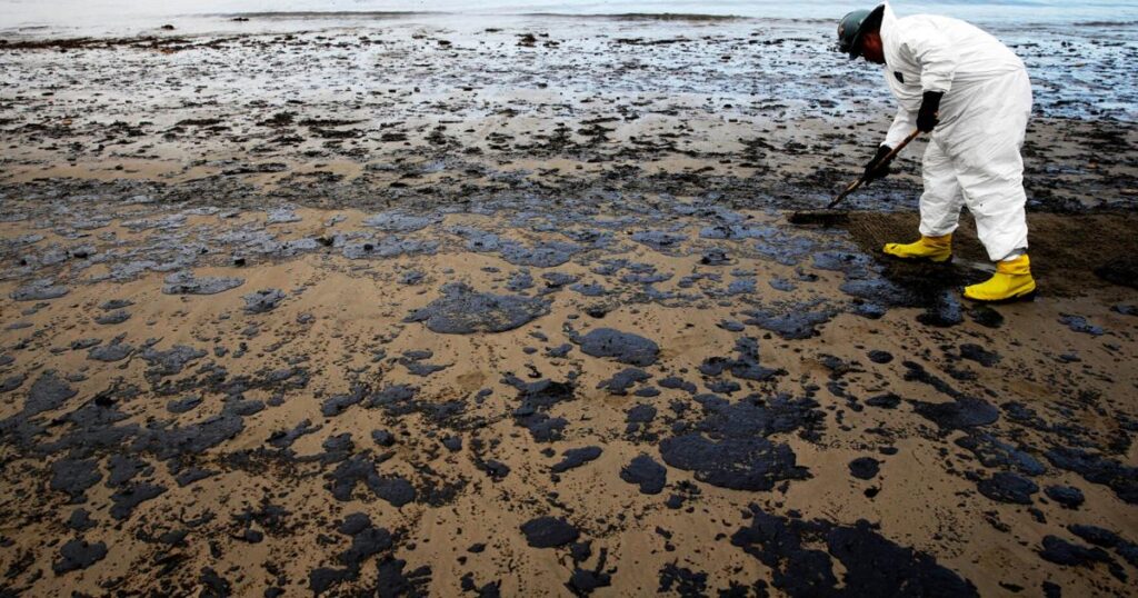 US Energy Secretary Orders California Oil Operations to Resume US Energy Secretary Orders California Oil Operations to Resume