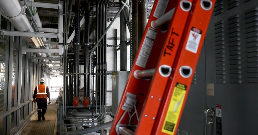 Building Boom in California Faces Unexpected Challenges